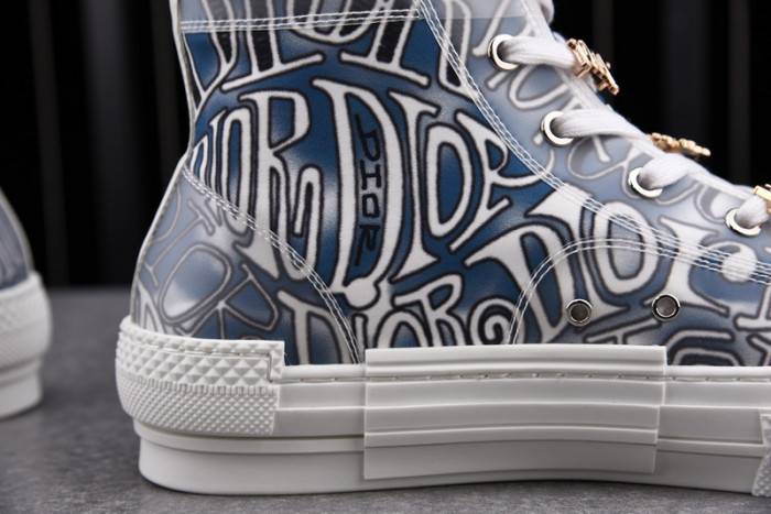 D10R B23 Oblique High Top Sneaker