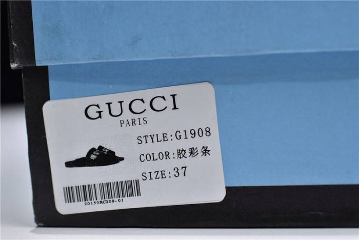 G*u*i slippers