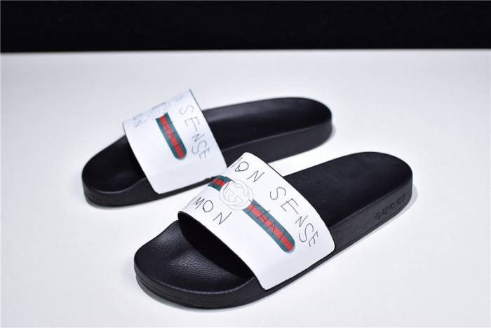 G*u*i slippers