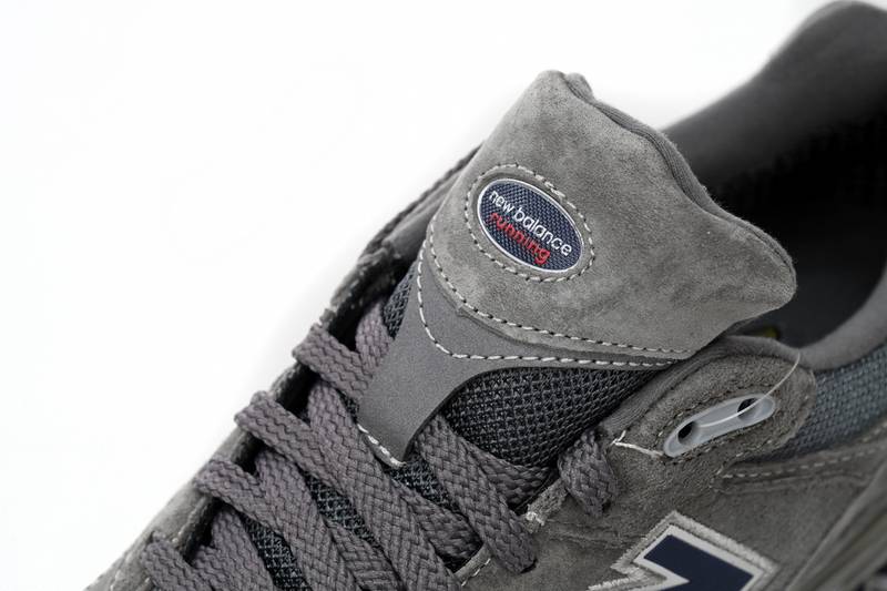 new Ba1an*e 2002r gore-tex castlerock