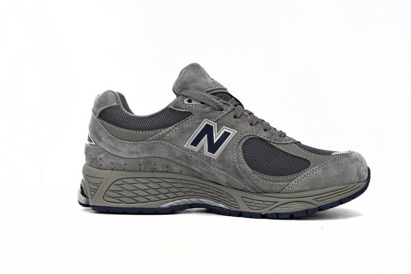 new Ba1an*e 2002r gore-tex castlerock