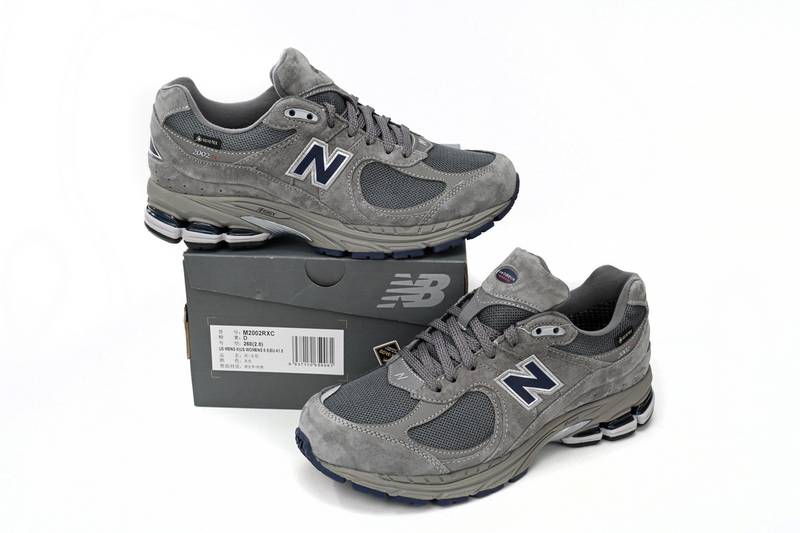 new Ba1an*e 2002r gore-tex castlerock